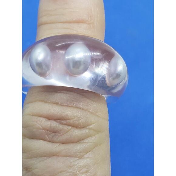 Lucite Resin Dome Ring Size 7.75 Clear with Faux Pearl bubbles Y2K Retro - Picture 6 of 13